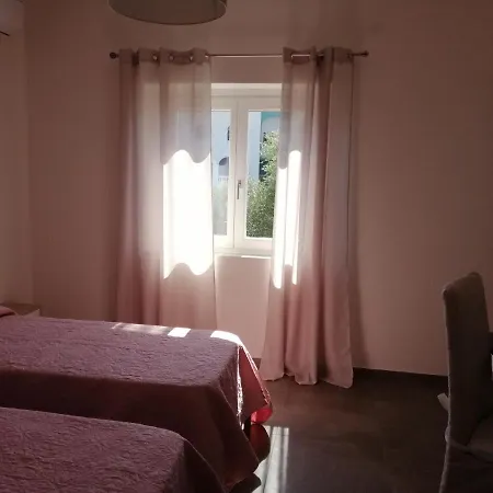 فندق مبيت وإفطار Maison Kaina 3*