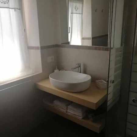 Maison Kaina أولبيا