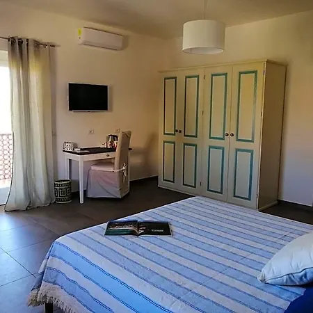 Maison Kaina Bed & Breakfast 3*