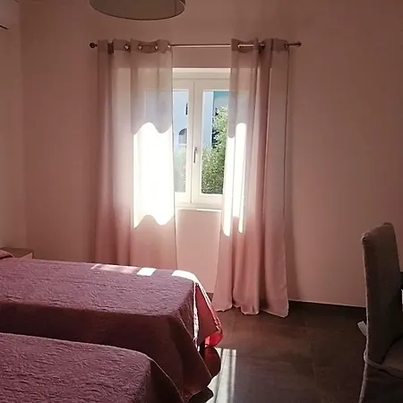 Bed & Breakfast Maison Kaina 3*